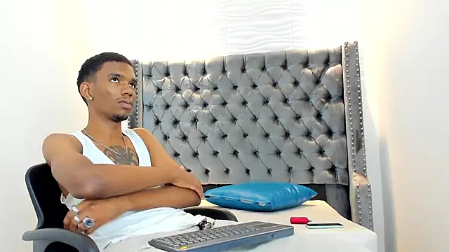 nero_reyd live sex cam