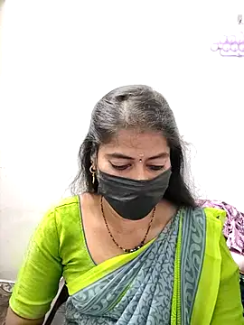 tamil_Sigappu_Roja's cam snapshot