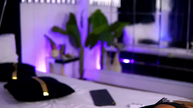 CelesteArden's cam snapshot