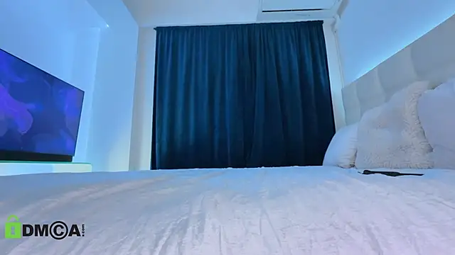 ScarlettAndTom's cam snapshot