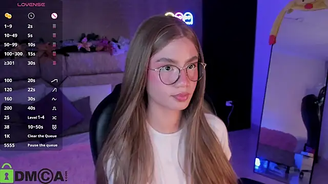 Arinextdoor's cam snapshot