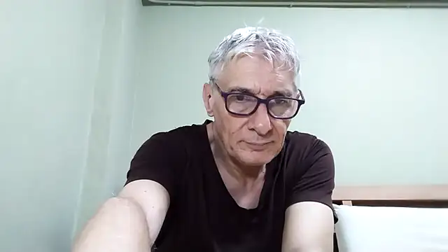 BIGUNCUTHARDCOCK live sex cam