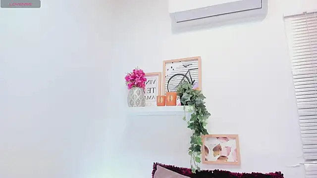 KassMonroe live sex cam