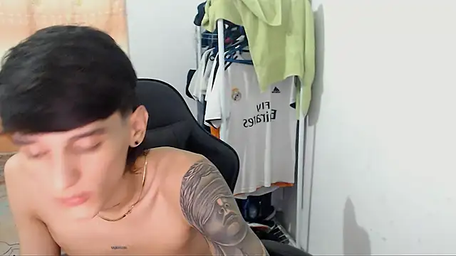 Sweett_Boyy live sex cam