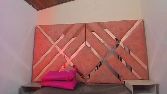 Amy_Kobold3's cam snapshot