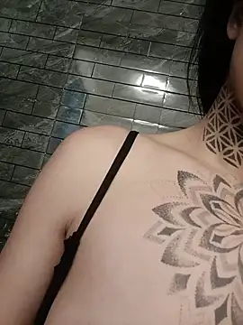 Porcellina181 live sex cam