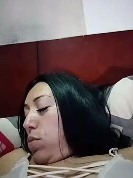 Laura_martin_'s cam snapshot