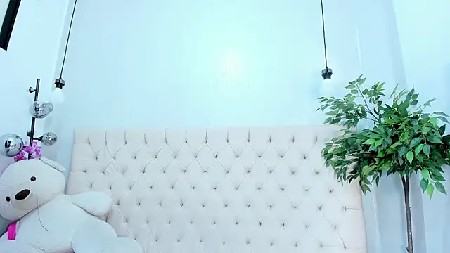 Victoria_Coleman's cam snapshot