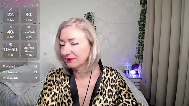 hunters_woman's cam snapshot