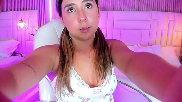 MelodyRey_'s cam snapshot