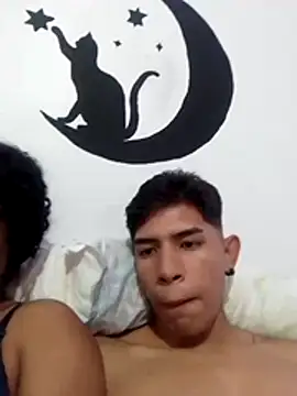 LolaAndBugs_'s cam snapshot