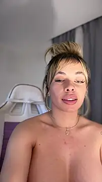 Holli_woul live sex cam