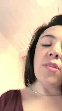 Bella_fournier's cam snapshot