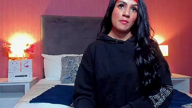 ArianaRosee_'s cam snapshot