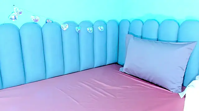 little_candygirl36_'s cam snapshot