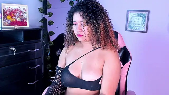 Kenia_tompson01's cam snapshot