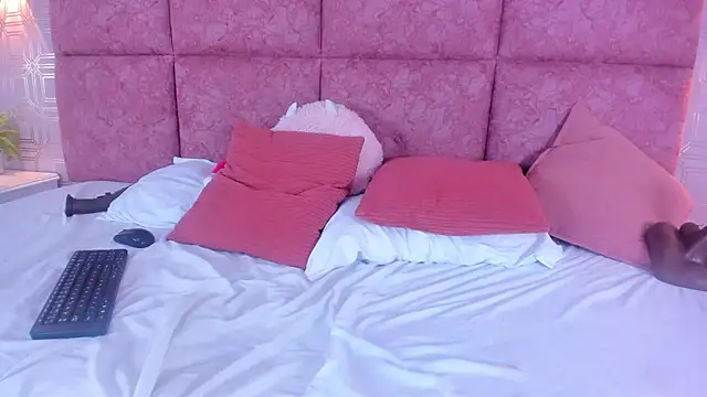 LilyRoxi's cam snapshot