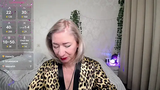 hunters_woman's cam snapshot