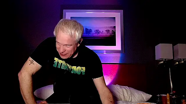 Snarfle82 live sex cam