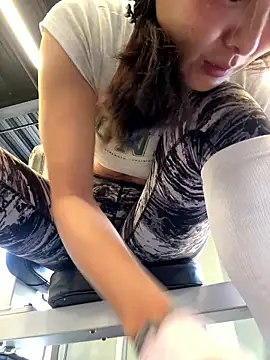 LaudingElastase live sex cam