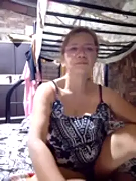 SexyHottMom's cam snapshot