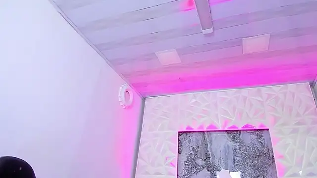 Luciana_r's cam snapshot