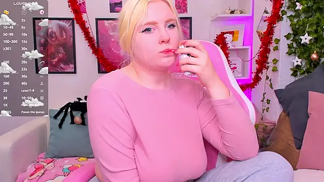 art_lovee's cam snapshot