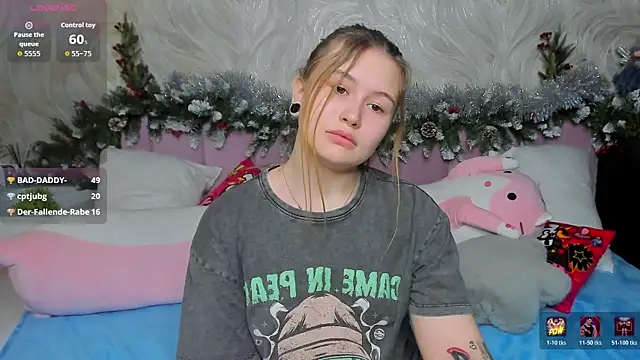 MilanaXHoney's cam snapshot