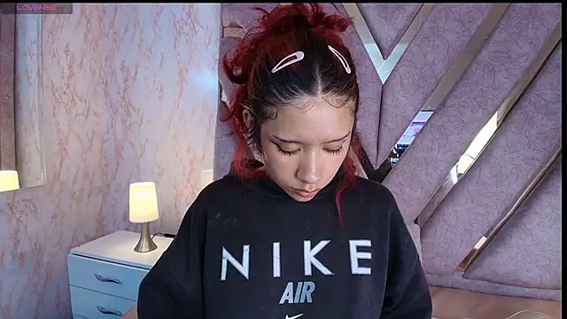 redd_pandaa's cam snapshot