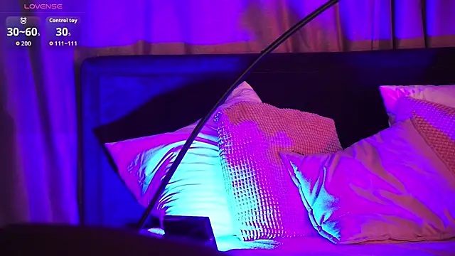 LunaNight's cam snapshot