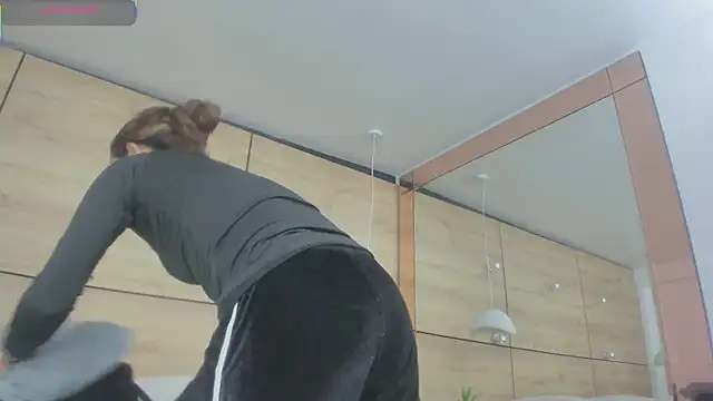 isaa_stone's cam snapshot