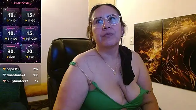 amalia_brunette's cam snapshot