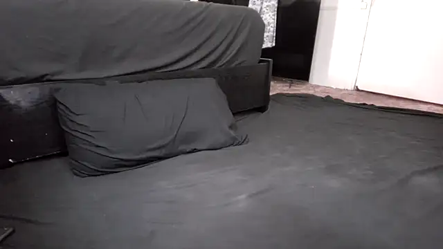 MasterJizzJunky live sex cam