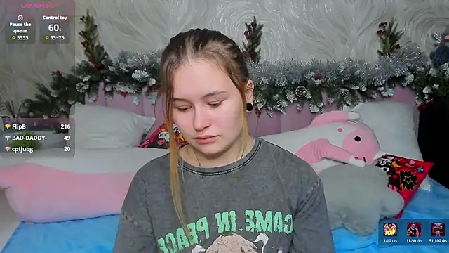 MilanaXHoney's cam snapshot