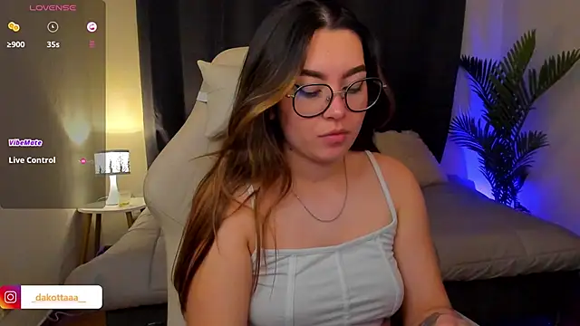 dakottaa_'s cam snapshot