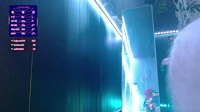 tuxedomasc95 live sex cam