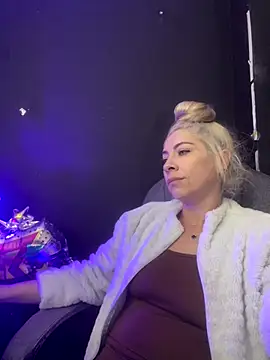 viktoria_davis_'s cam snapshot