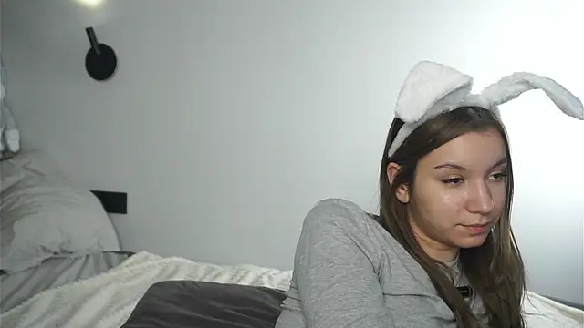 BrynnHolverson live sex cam