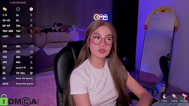 Arinextdoor's cam snapshot