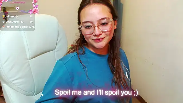 Red_Lola_'s cam snapshot