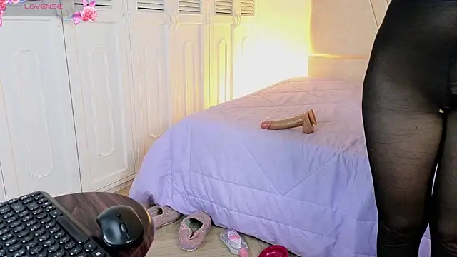 GabbieHill's cam snapshot