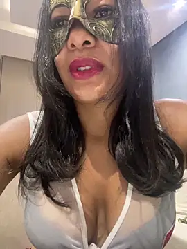 LunnaMaska live sex cam