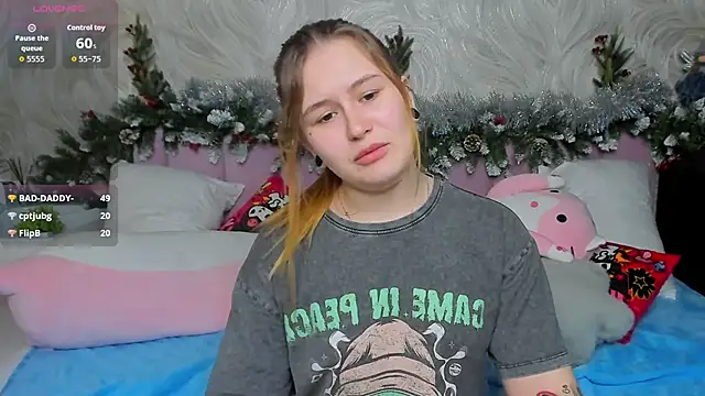 MilanaXHoney's cam snapshot