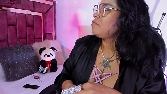 opalo_youns's cam snapshot