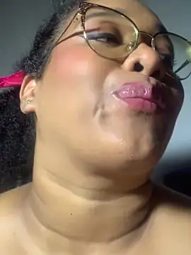 Yera_brown69's cam snapshot