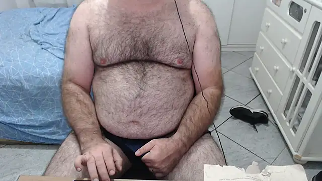 MysterBearMG live sex cam