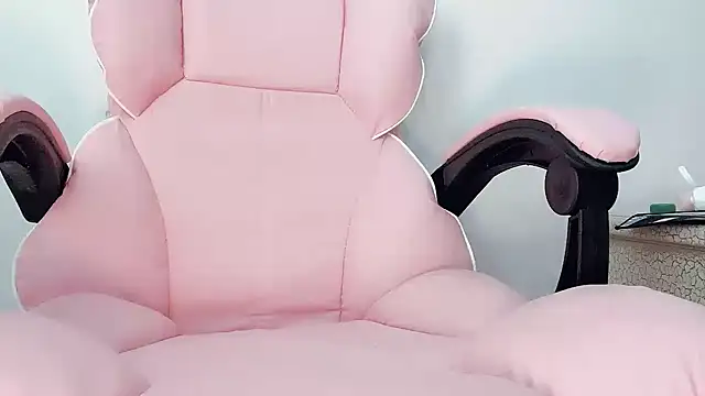 Eloise131499 live sex cam