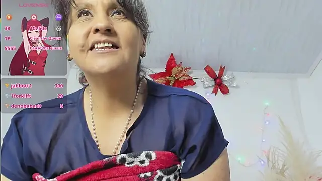 merlyna_goldens's cam snapshot