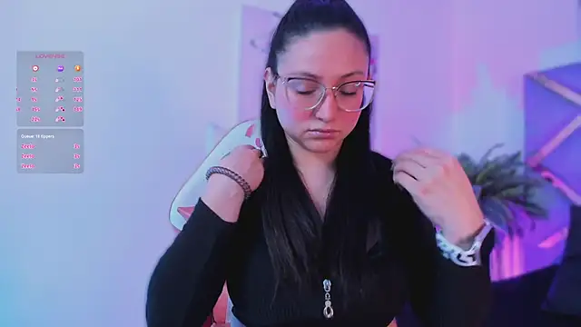 lucy_neil's cam snapshot