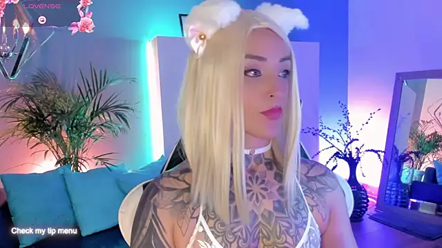 Megan_inked's cam snapshot